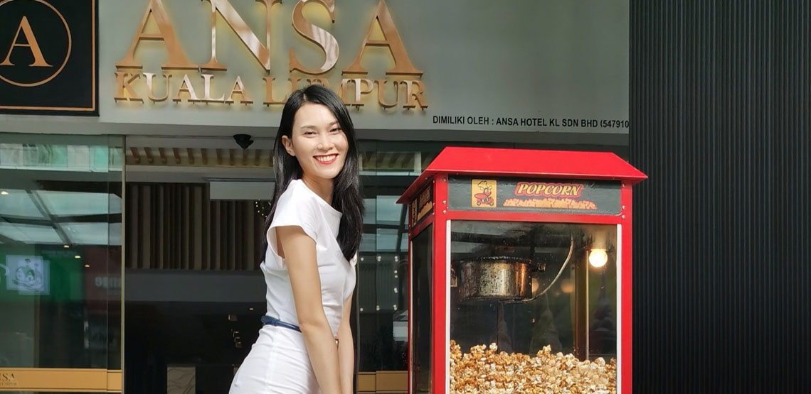 Popcorn Giveaway at ANSA Walk